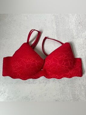 Victoria's Secret Scalloped Push Up Bra 36C Red Very Sexy Secret Embrace